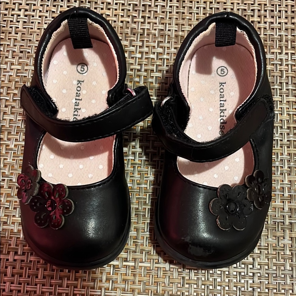 Koala Kids Black Flower Mary Jane Shoes
